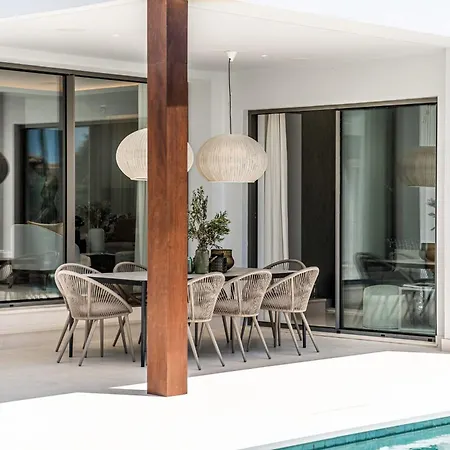About Casa Amadeus Villa *